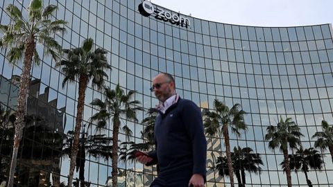 Zoom 1 300 nafar xodimini ishdan bo&lsquo;shatayotgani ma&rsquo;lum bo&lsquo;ldi