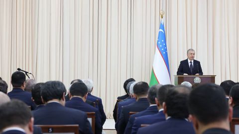 “Келгуси икки йилда Жиззахда автомобилсозлик ва металлургия соҳаларида йирик лойиҳалар ишга тушади” — Шавкат Мирзиёев 