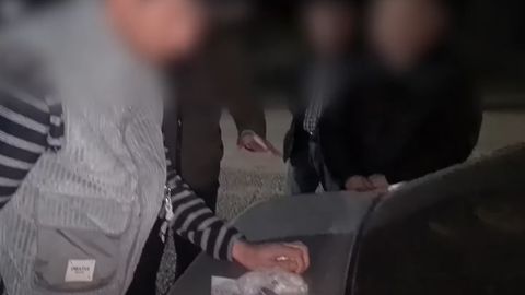 Тошкентда наркозакладчик топшириқни бажараётган пайтда қўлга олинди (видео)