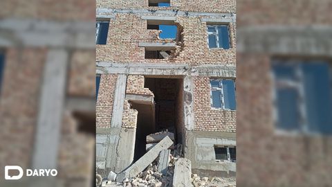 Video: Qoraqalpog&lsquo;istonda yangi qurilayotgan ko&lsquo;p qavatli uyning zinapoyasi qulab tushdi