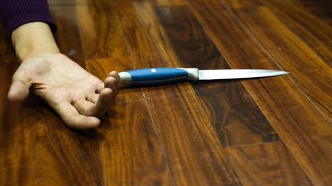 Қорақалпоғистонда эр собиқ турмуш ўртоғининг уйига келган меҳмонни пичоқлаб қўйди