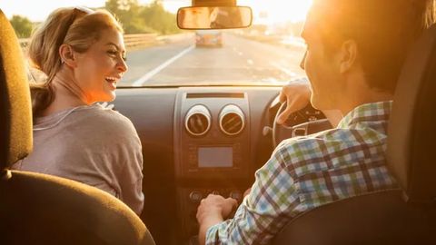 Ўриндиқни осон созлаш, қувватловчи кабелни қулай сақлаш: автомобиль учун 5 та энг яхши лайфхак