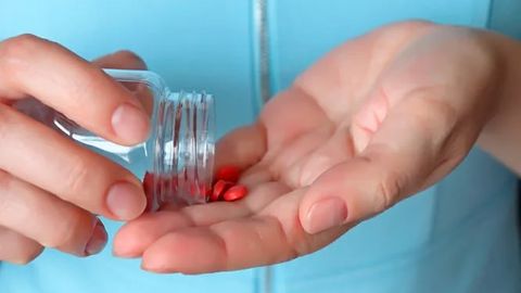 Vitaminlar qabul qilasizmi? Ularni zaharga aylantiradigan 5 ta xato&nbsp;