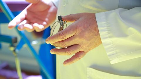 Senat O&lsquo;zbekistonda tibbiyot xodimi faoliyatiga to&lsquo;sqinlik qilganlik uchun javobgarlik belgilangan qonunni ma&rsquo;qulladi&nbsp;