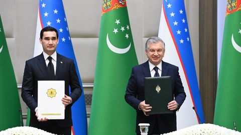 Туркманистондан нигоҳ: Ўзбекистон сўнгги 7 йил ичида қандай қилиб стратегик яқин ҳамкорга айланди?