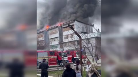 Андижондаги кўп қаватли уйда ёнғин чиқди (видео)
