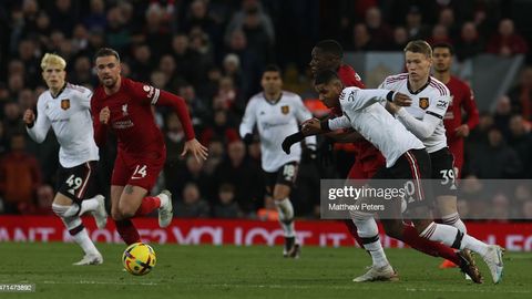 &ldquo;Manchester Yunayted&rdquo; bir yarim oydan so&lsquo;ng ilk bor mag&lsquo;lub bo&lsquo;ldi, &ldquo;Liverpul&rdquo; 5 o&lsquo;yindan buyon gol o&lsquo;tkazmayapti. &ldquo;Enfild&rdquo;dagi o&lsquo;yindan raqamlar va faktlar