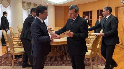 Главы МИД Туркменистана и Узбекистана обсудили ситуацию в регионе и мире