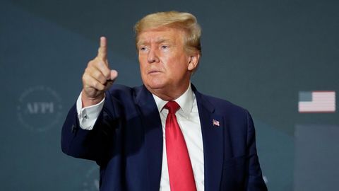 Более половины американцев поддержали обвинения против Трампа &nbsp;