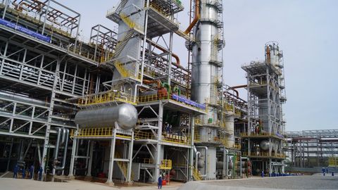 В Казахстане важный нефтеперерабатывающий завод отремонтировали досрочно