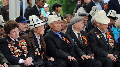 Ветераны, участники ВОВ в Кыргызстане получат по $1000 материальной помощи