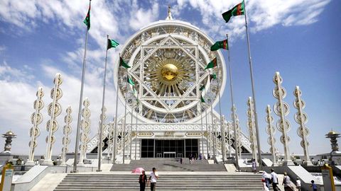 April weather: Turkmenistan expects +40&deg;