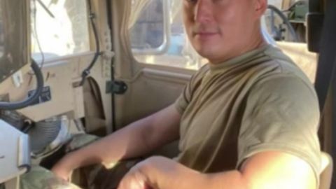 Turkmen cab driver Dovran fights back against gangsters in Texas, USA
