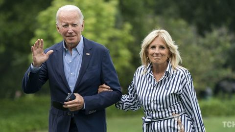 Жо Байден ва рафиқаси Жилл 2022 йилда ишлаб топган даромади ҳақида ҳисобот берди