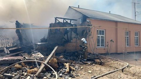 При взрыве дома в Кызылорде пострадал узбекистанец (видео)