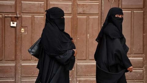 "Let them wear a headscarf": Kyrgyz deputy proposes banning women from wearing black burqas&nbsp;