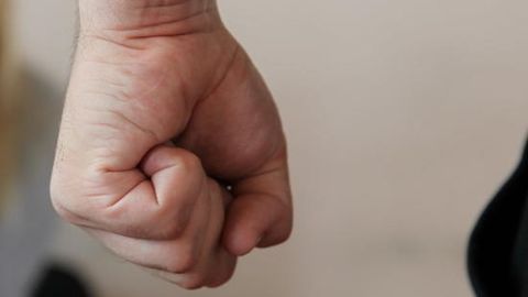 В Андижане родственники пациентки избили врача