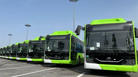 Toshkentda yangi avtobusni boshqarishda yo&lsquo;l qo&lsquo;yilgan kamchilik ortidan bir qancha xodimlar ishdan olindi