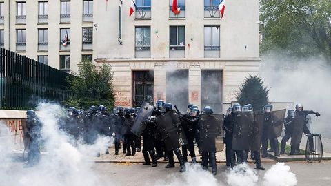 Во Франции продолжаются первомайские демонстрации (видео)