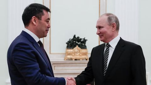 Qirg&lsquo;iziston prezidenti nega Putinning 9-may paradidagi yagona mehmoni? Ekspert fikri