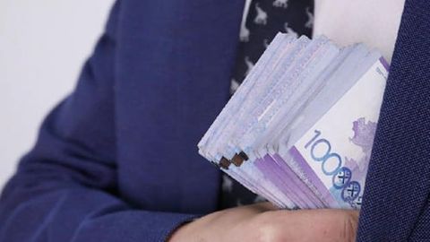 В Казахстане главного школьного бухгалтера подозревают в хищении 67 млн тенге ($149 668) &nbsp;