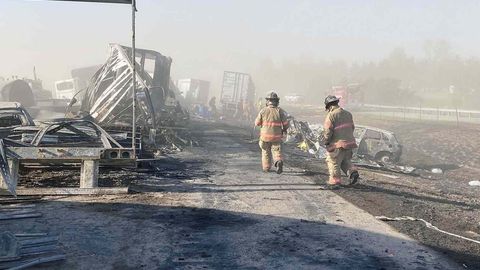 Close to 100 cars collide in U.S, victims reported (video)&nbsp;