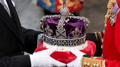&nbsp;South Africans urge UK to return diamonds set in crown jewels