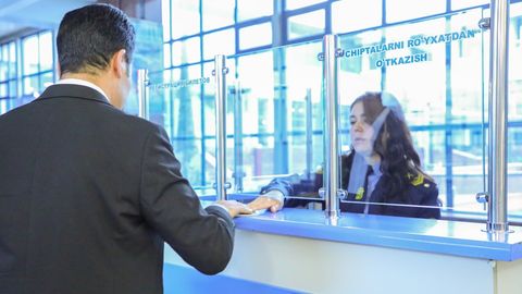 Ўзбекистонда маълумотлари чиптахоналарда тасдиқланмаган йўловчилар поездга чиқишига рухсат этилмайди