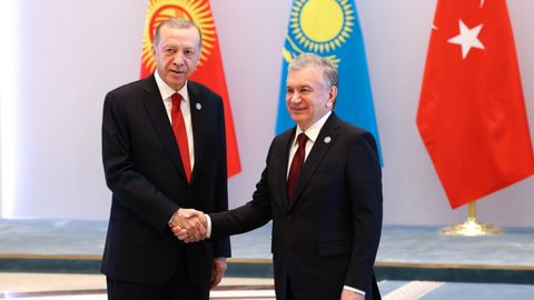 Шавкат Мирзиёев Ражаб Тоййиб Эрдўғонни&nbsp;умумхалқ сайловлари муваффақиятли ўтказилгани билан табриклади