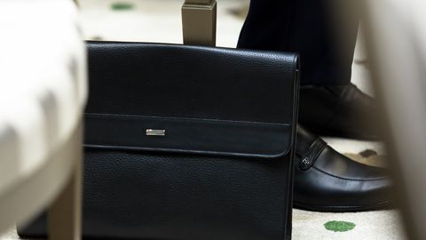 Yakshanba kuni telefon qo&lsquo;ng&lsquo;irog&lsquo;iga javob bermagani uchun xodimlaridan tushuntirish xati olgan samarqandlik mansabdor ogohlantirildi