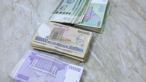 Қашқадарёдаги мактабларда ўқувчилардан синфхона таъмири учун пул йиғилаётгани аниқланди