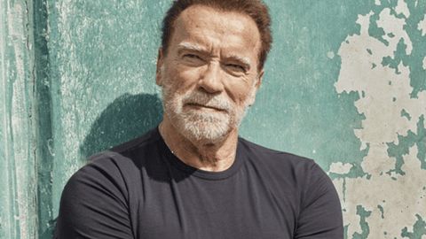 76 yoshli aktyor Arnold Shvarsenegger qanday qilib har doim bir xil vaznda yurishi haqida gapirdi
