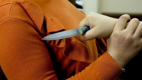 В Ташкенте мужчина на фоне ревности кинулся на бывшую жену с ножом