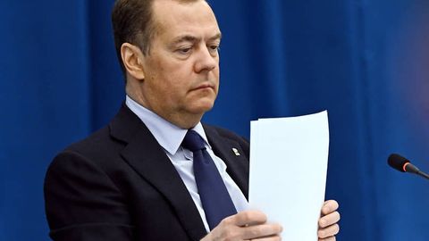 Медведев Европа ва АҚШга гипертовушли ракеталар билан таҳдид қилди