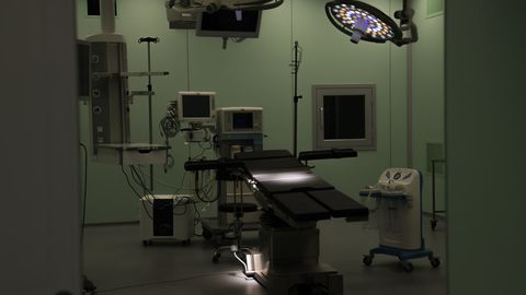 Қашқадарёдаги туғуруқхонада ҳомиладор аёл ўлик чақалоқ туғди. Унинг турмуш ўртоғи бунда шифокорларни айбламоқда