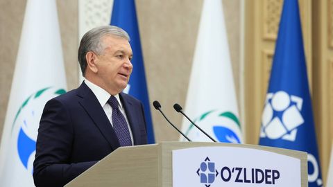 “Боғчаларда компьютер синфларини ташкил қилиш, бошланғич синф ўқувчиларига планшет тарқатишни Хоразмдан бошлаймиз” – Шавкат Мирзиёев