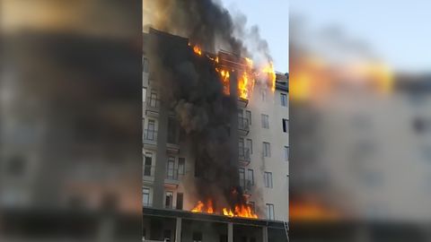 Jizzaxdagi ko&lsquo;p qavatli uyda yong&lsquo;in sodir bo&lsquo;ldi (video)&nbsp;