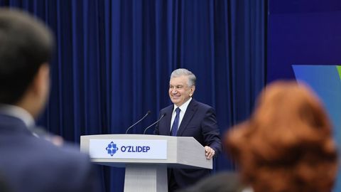 “Малака сертификатини олган ўқитувчига 70 фоиз қўшимча ҳақ тўланади” — Шавкат Мирзиёев