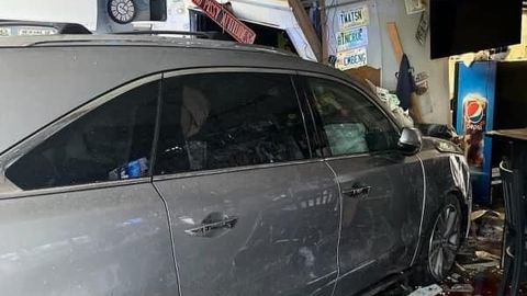 Multiple injuries as car crashes into New Hampshire restaurant&nbsp;