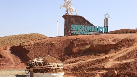 Surxondaryodagi qishloqda elektr va gaz yo&lsquo;qligi, aholi oziq-ovqat uchun qayiqda suzib borayotgani aytildi&nbsp;