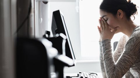 Researchers explore connection between small subconscious movements and stress levels