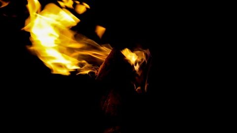 Fire&nbsp; causes 23 shops to burn down in Bukhara