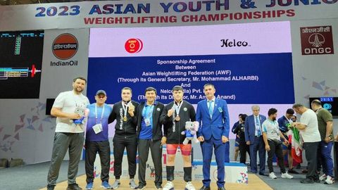 Сборная Узбекистана по тяжелой атлетике завоевала 13 медалей на ЧА