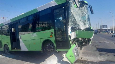 Toshkentda avtobus yo&lsquo;lovchilari bilan YTHga uchradi (video)&nbsp;