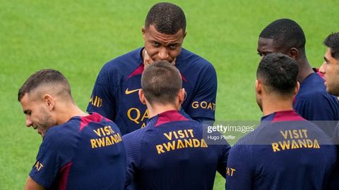 “ПСЖ” футболчиси “Барселона”ни аҳмоқона клуб деб атади 