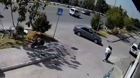 Marg&lsquo;ilonda qizni majburlab mashinaga solmoqchi bo&lsquo;lgan yigitga qanday chora ko&lsquo;rilishi maʼlum qilindi