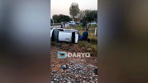 Жарқўрғонда ЙТҲ натижасида газ сизиб чиққан машинадан ҳушсиз ҳайдовчи қутқариб қолинди (видео)