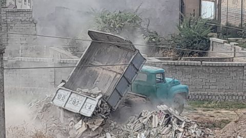 Тошкент вилоятида белгиланмаган жойга иккинчи марта чиқинди ташлаган фуқаронинг транспорти мусодара қилинади