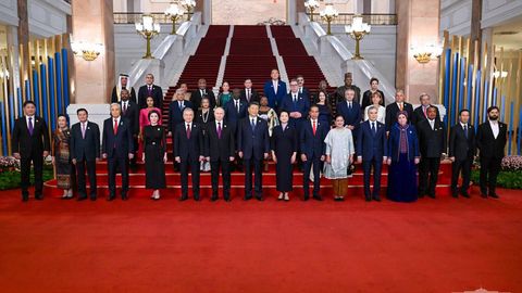 Президент Узбекистана с супругой приняли участие в &nbsp;торжественной встрече участников форума &laquo;Один пояс - один путь&raquo;