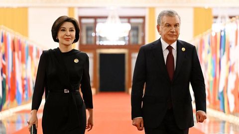 Chinese Chairman welcomes President of Uzbekistan and his wife in Beijing